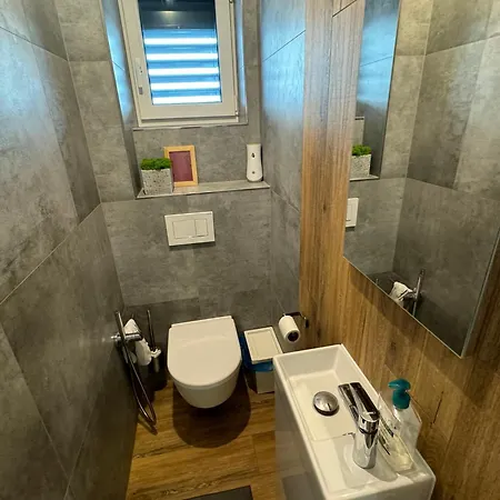 La Petite Maison 別荘 ポプラト